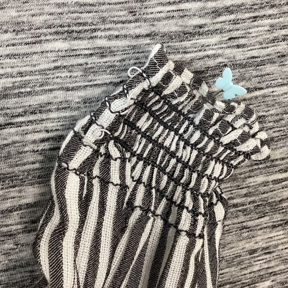 Women’s Grey & White Stripes Button Down Long Shirred Hem Sleeve Collared Shirt - Picture 4 of 4